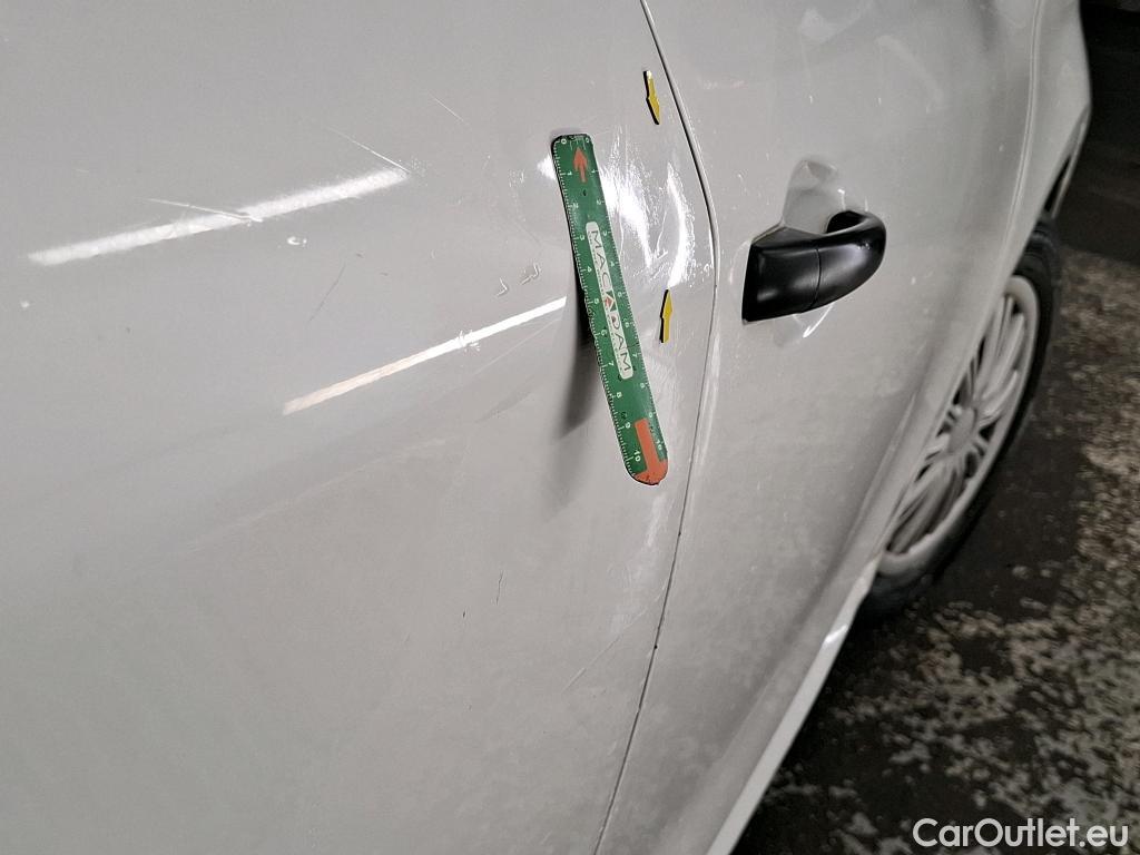  Peugeot  208  Affaire Premium 1.6 HDi 75CV BVM5 E6 #40