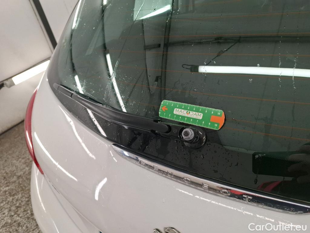  Peugeot  208  Affaire Premium 1.6 HDi 75CV BVM5 E6 #73