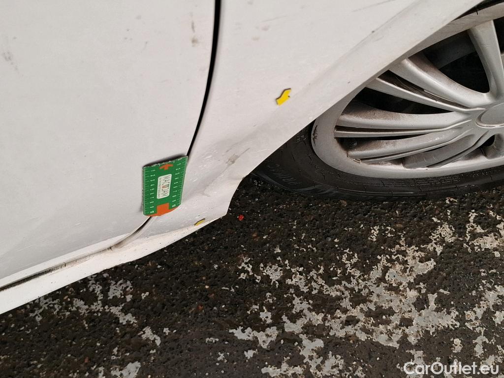  Peugeot  208  Affaire Premium 1.6 HDi 75CV BVM5 E6 #2