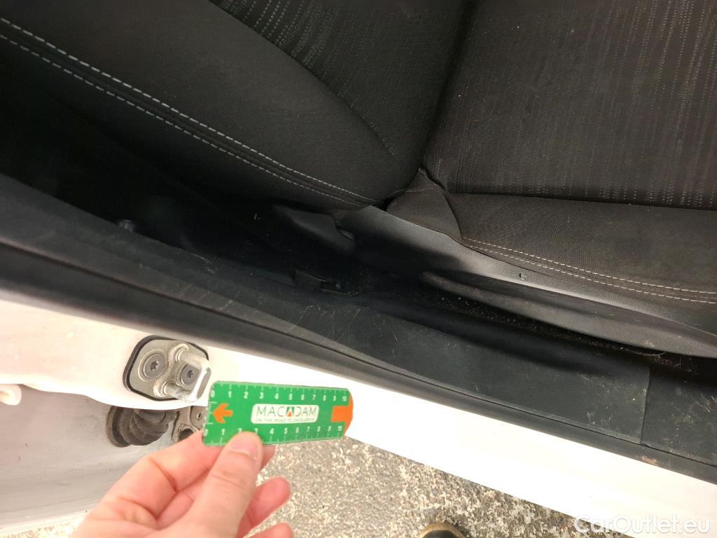  Peugeot  208  Affaire Premium 1.6 HDi 75CV BVM5 E6 #69