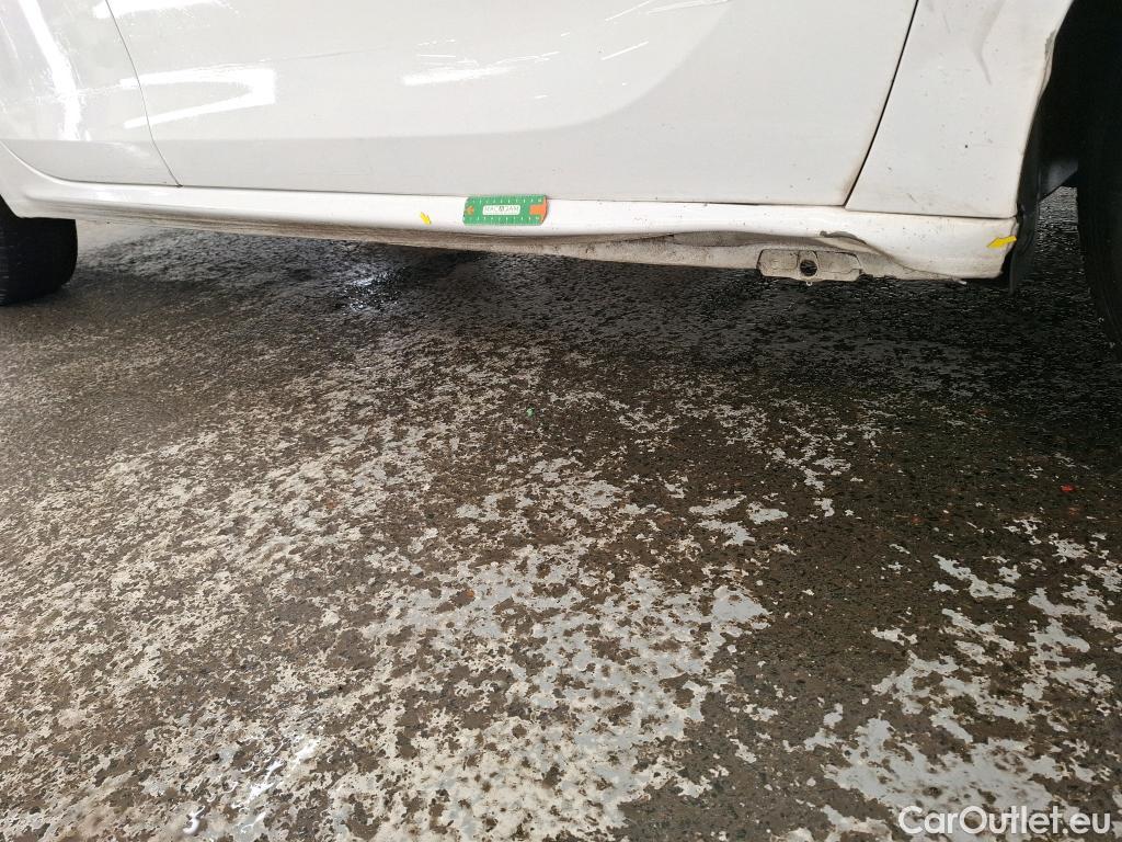  Peugeot  208  Affaire Premium 1.6 HDi 75CV BVM5 E6 #10