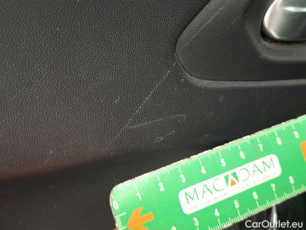  Peugeot  208  Affaire Premium 1.6 HDi 75CV BVM5 E6 #68