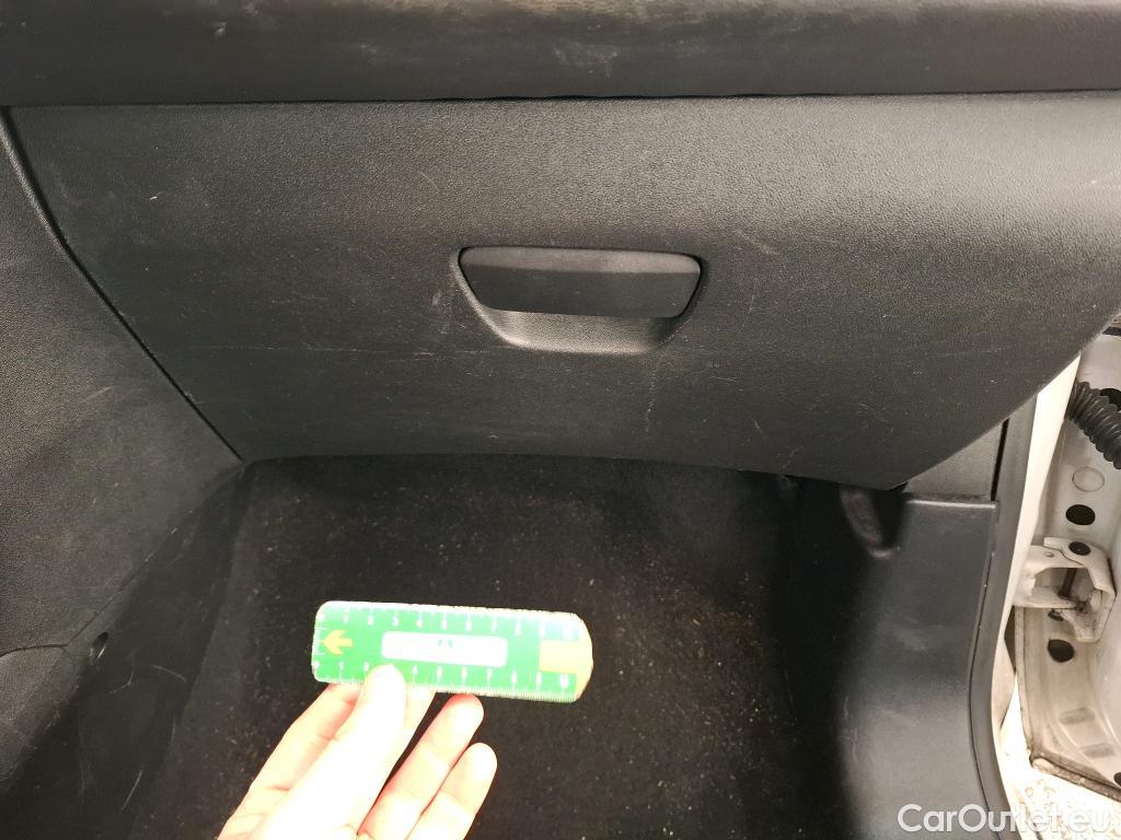  Peugeot  208  Affaire Premium 1.6 HDi 75CV BVM5 E6 #58