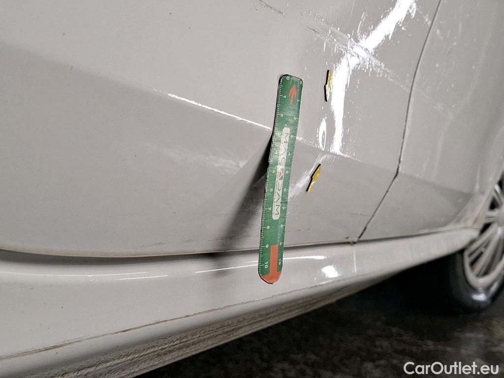  Peugeot  208  Affaire Premium 1.6 HDi 75CV BVM5 E6 #37