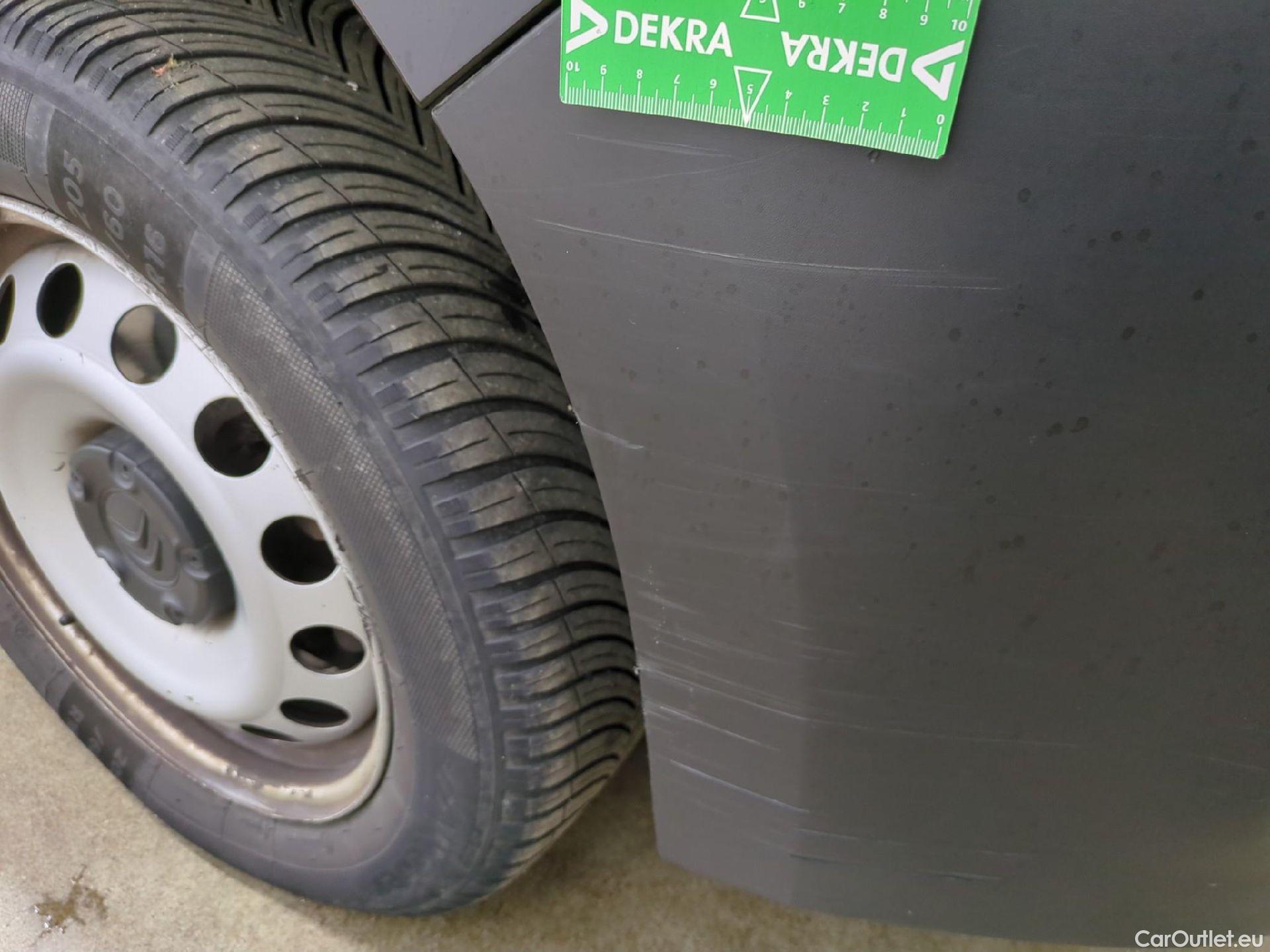  Citroen  Berlingo  Fourgon Club M 1000 1.5 BlueHDi 130CV BVA8 E6dT #32