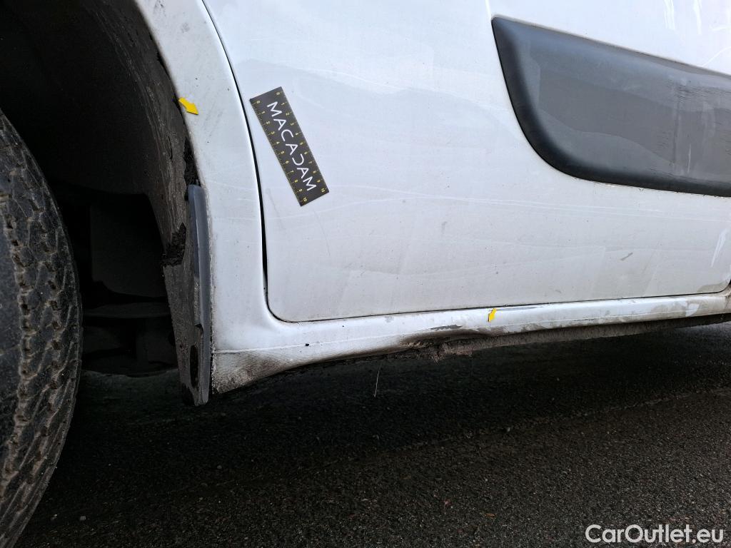  Opel  Movano  B Fourgon/Combi Fourgon Moyen L2H2 3 5t turbo 135CV BVM6 E6dT #52