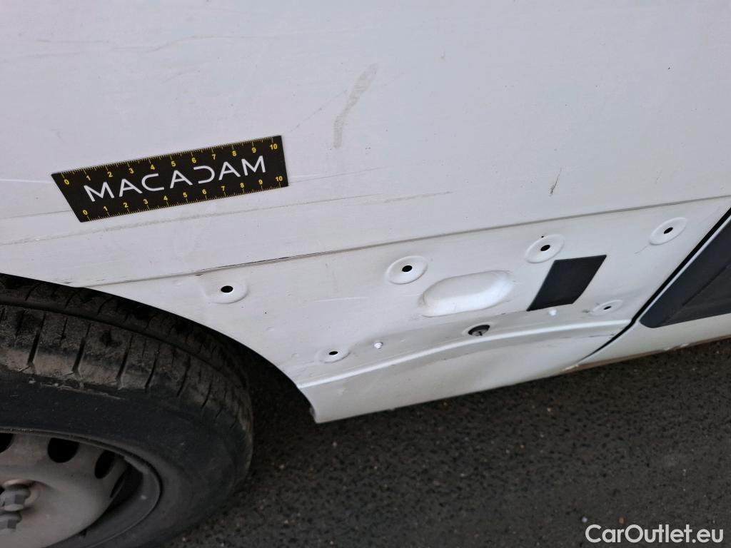  Opel  Movano  B Fourgon/Combi Fourgon Moyen L2H2 3 5t turbo 135CV BVM6 E6dT #110