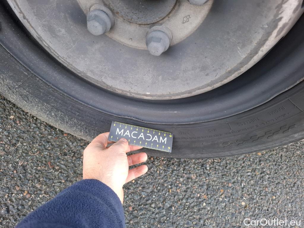  Opel  Movano  B Fourgon/Combi Fourgon Moyen L2H2 3 5t turbo 135CV BVM6 E6dT #102