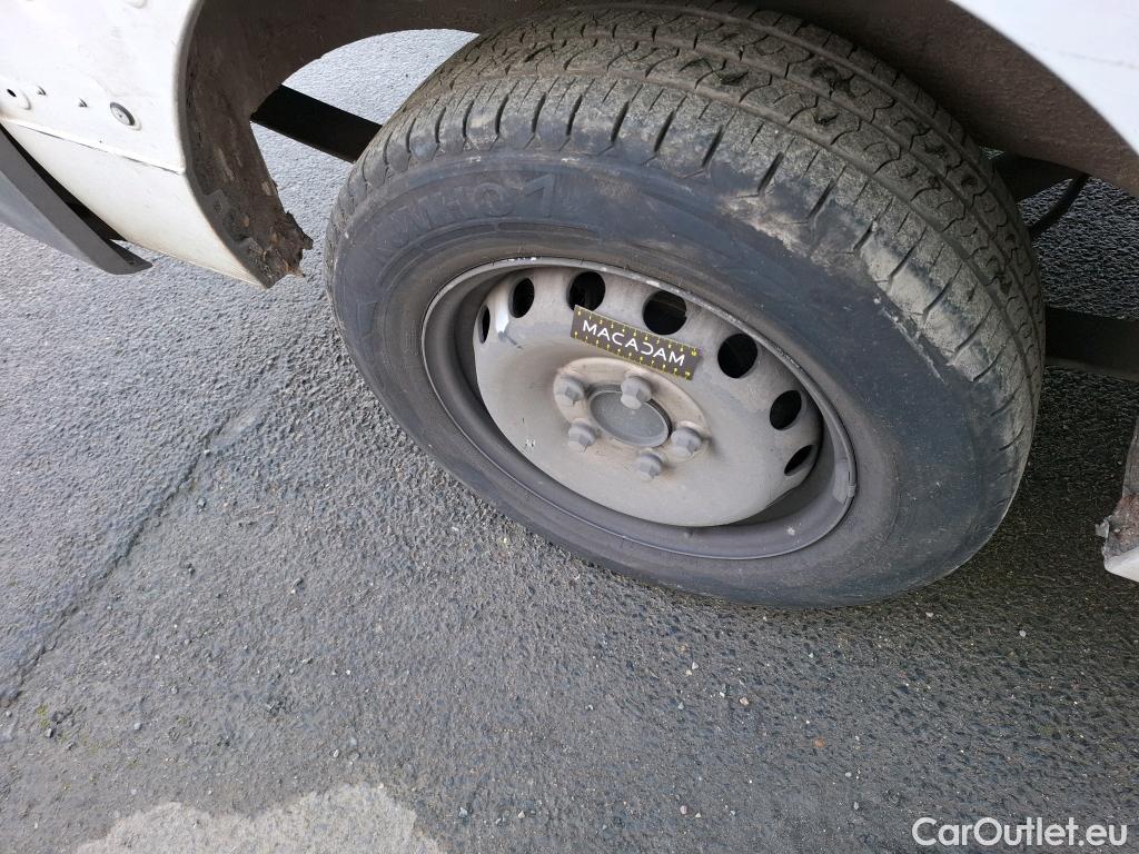  Opel  Movano  B Fourgon/Combi Fourgon Moyen L2H2 3 5t turbo 135CV BVM6 E6dT #137