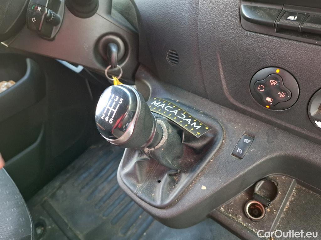  Opel  Movano  B Fourgon/Combi Fourgon Moyen L2H2 3 5t turbo 135CV BVM6 E6dT #118