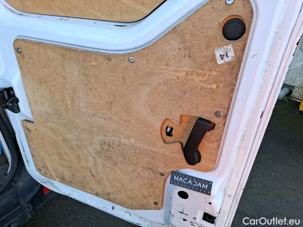  Opel  Movano  B Fourgon/Combi Fourgon Moyen L2H2 3 5t turbo 135CV BVM6 E6dT #143