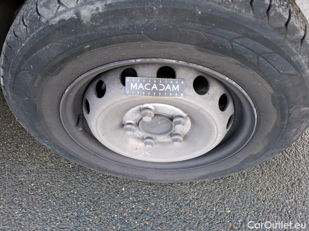  Opel  Movano  B Fourgon/Combi Fourgon Moyen L2H2 3 5t turbo 135CV BVM6 E6dT #136