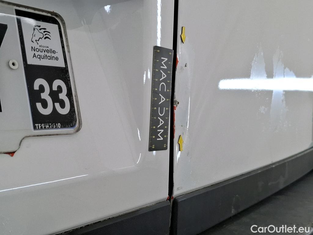  Volkswagen  Crafter  Fourgon Fourgon 30 mittlerer Radstand mit Hochdach FWD 2.0 #17