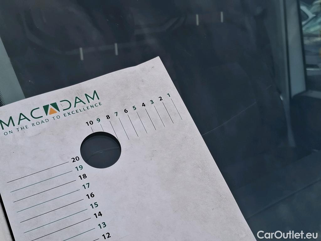  Volkswagen  Crafter  Fourgon Fourgon 35 mittlerer Radstand mit Hochdach FWD 2.0 140CV BVM6 #2