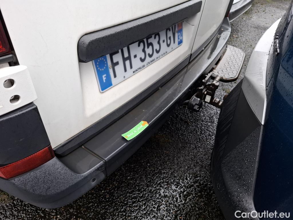  Volkswagen  Crafter  Fourgon Fourgon 35 mittlerer Radstand mit Hochdach FWD 2.0 140CV BVM6 #15