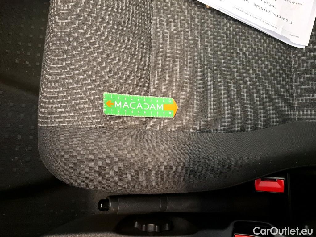  Volkswagen  Transporter VOLKSWAGEN  / 2019 / 4P / Fourgon tôlé 2.0 TDi 150 4MO L1H1 Business Line #4