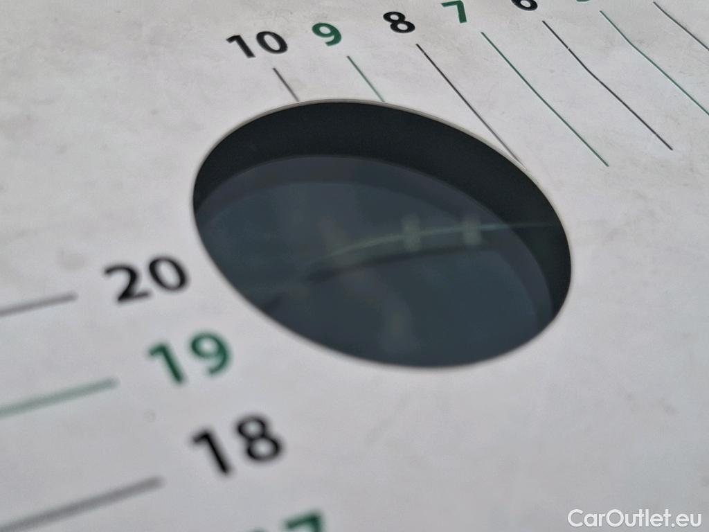  Volkswagen  Crafter  Fourgon Fourgon 35 mittlerer Radstand mit Hochdach FWD 2.0 140CV BVM6 #3