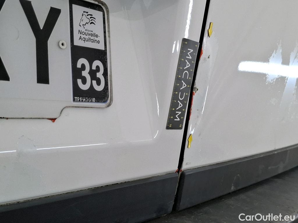  Volkswagen  Crafter  Fourgon Fourgon 30 mittlerer Radstand mit Hochdach FWD 2.0 #18