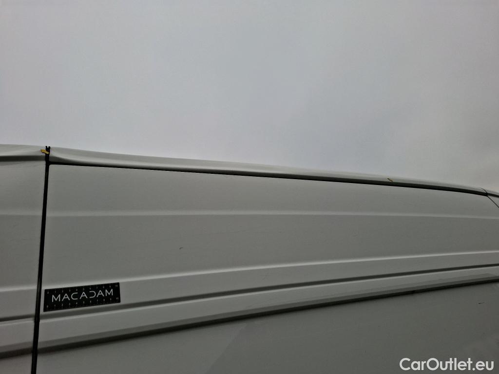  Volkswagen  Crafter  Fourgon Fourgon 35 mittlerer Radstand mit Hochdach FWD 2.0 140CV BVM6 #14