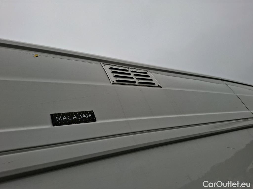  Volkswagen  Crafter  Fourgon Fourgon 35 mittlerer Radstand mit Hochdach FWD 2.0 140CV BVM6 #2