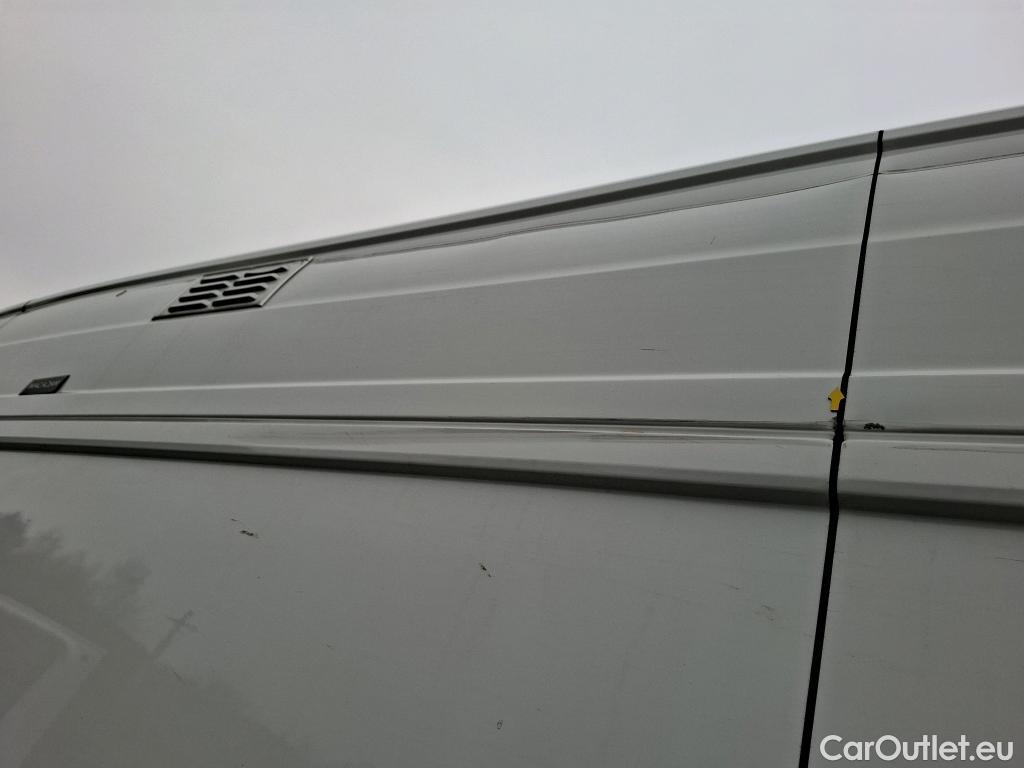  Volkswagen  Crafter  Fourgon Fourgon 35 mittlerer Radstand mit Hochdach FWD 2.0 140CV BVM6 #3