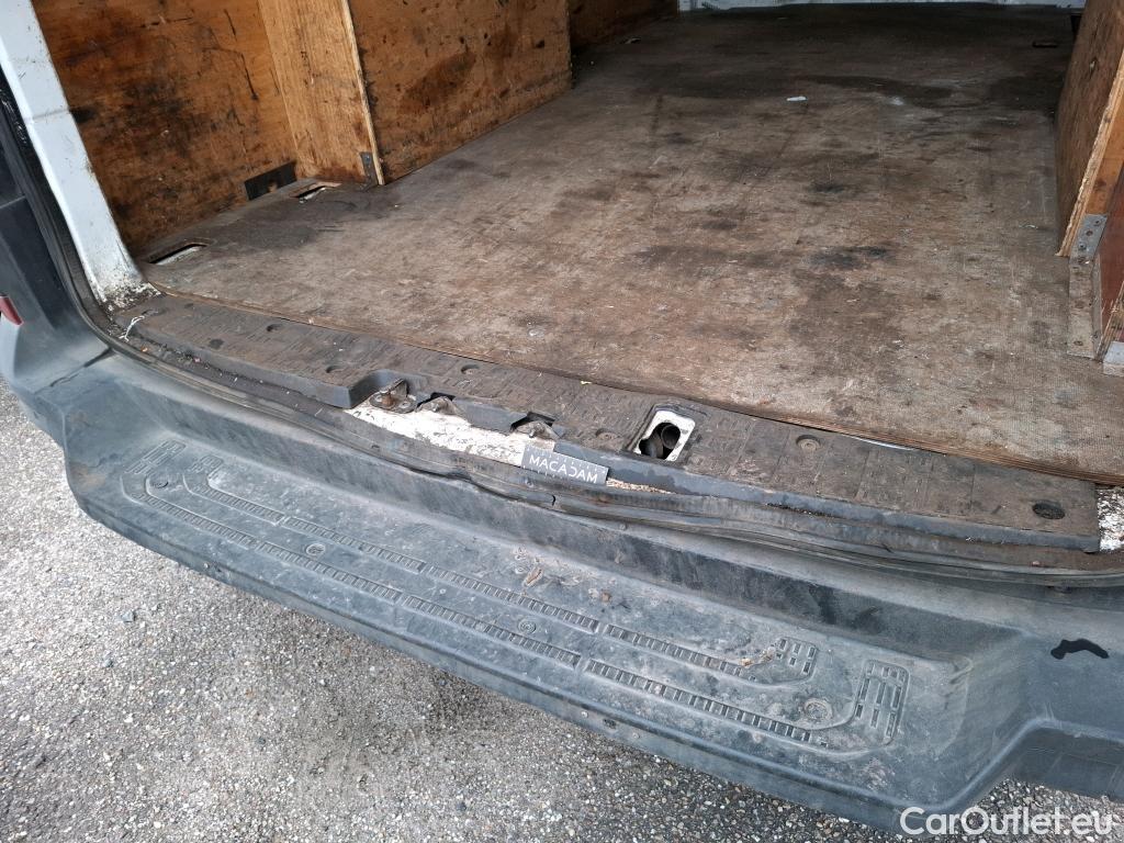  Volkswagen  Crafter  Fourgon Fourgon 35 mittlerer Radstand mit Hochdach FWD 2.0 140CV BVM6 #39