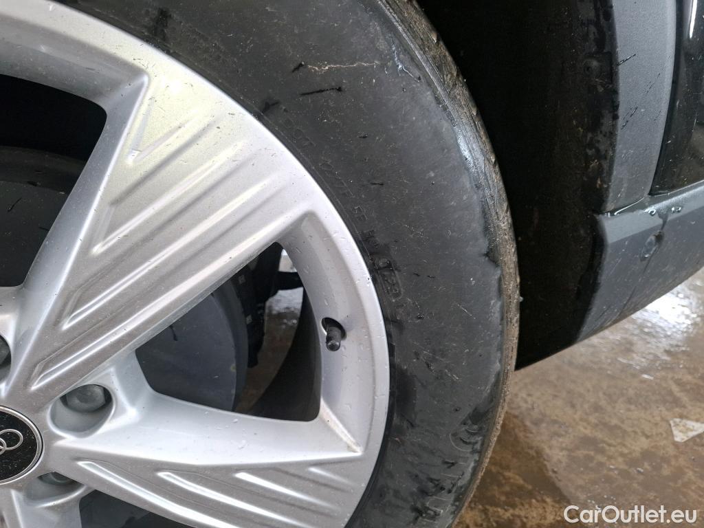  Audi  Q4 E-Tron  40 e-tron Executive 82kWh BVA #38