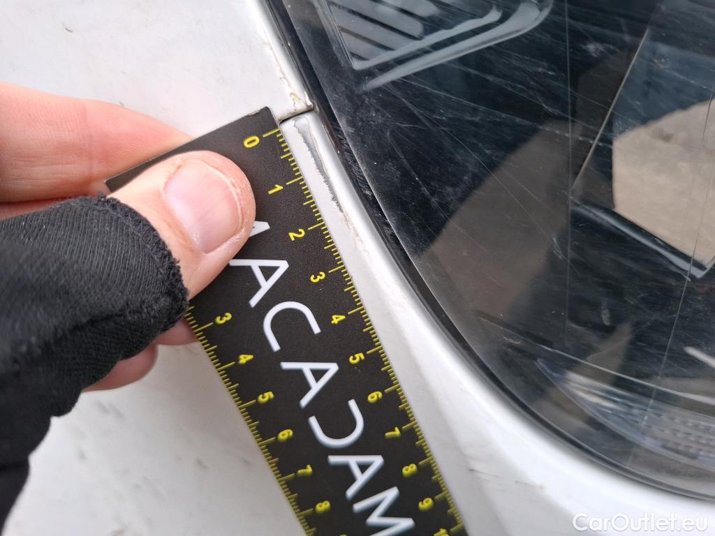  Volkswagen  Crafter  Fourgon Fourgon 35 mittlerer Radstand mit Hochdach FWD 2.0 140CV BVM6 #50