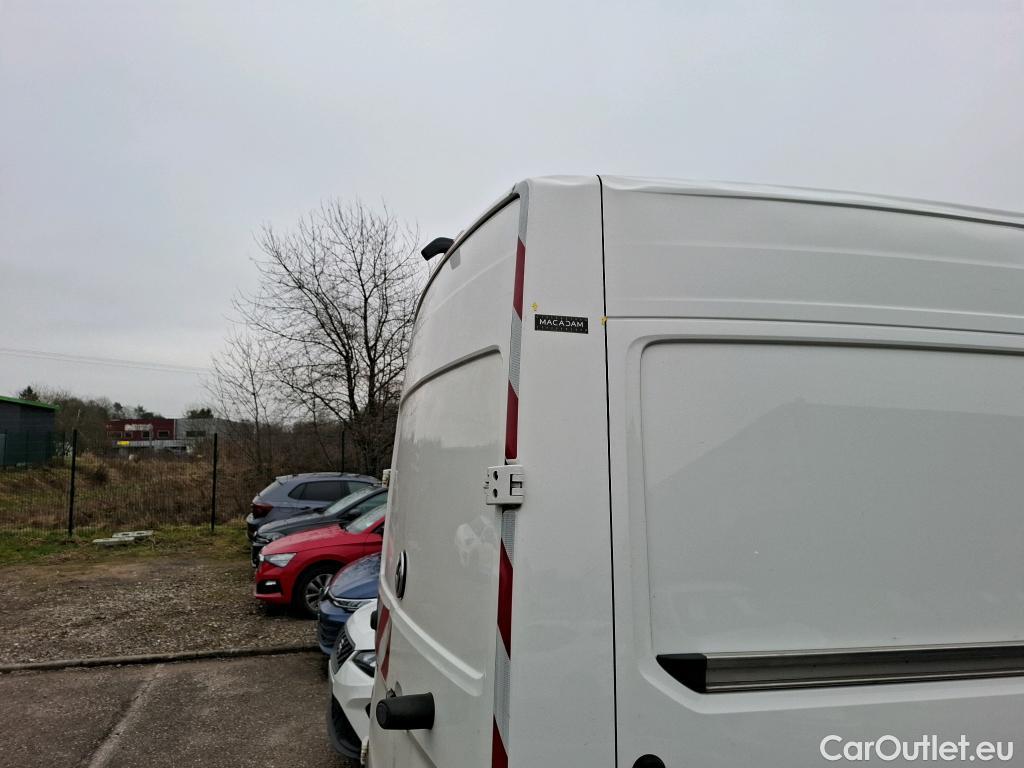  Volkswagen  Crafter  Fourgon Fourgon 35 mittlerer Radstand mit Hochdach FWD 2.0 140CV BVM6 #30