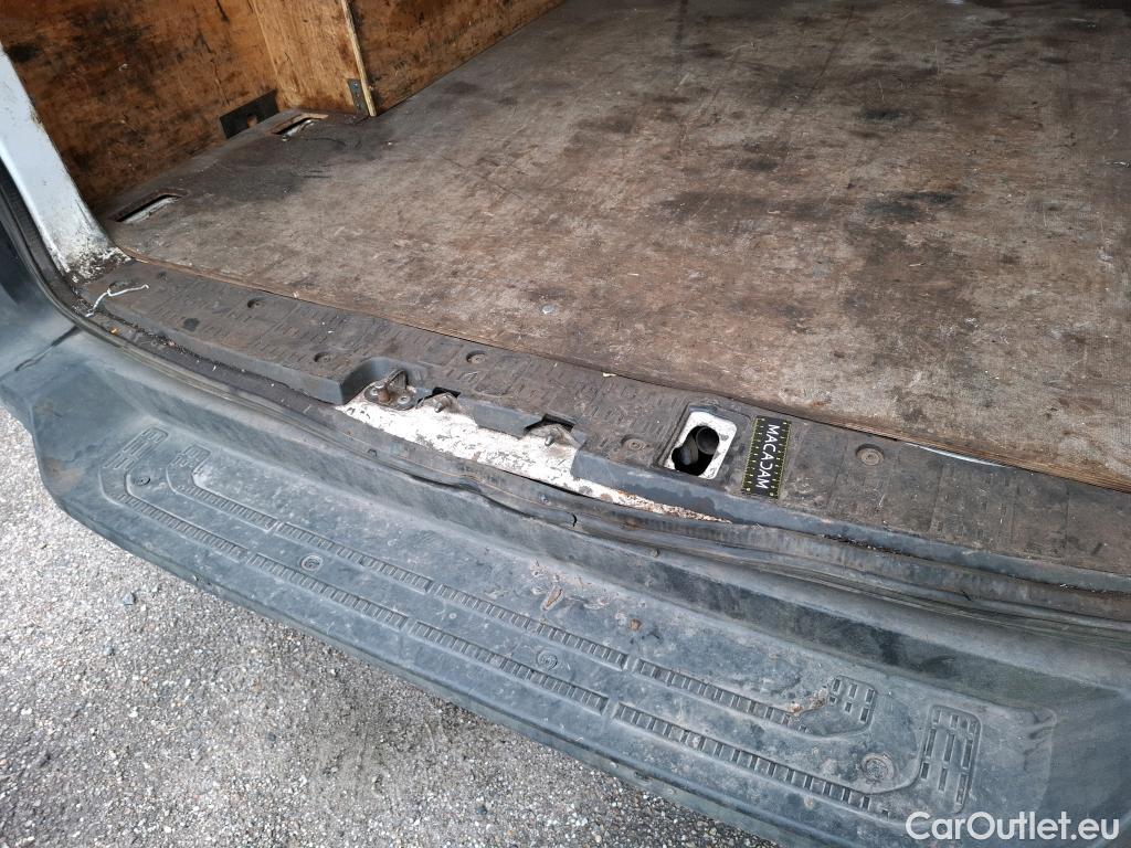  Volkswagen  Crafter  Fourgon Fourgon 35 mittlerer Radstand mit Hochdach FWD 2.0 140CV BVM6 #44