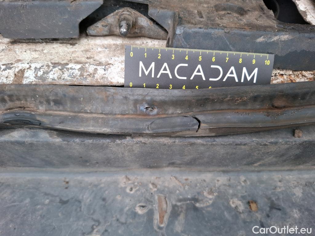  Volkswagen  Crafter  Fourgon Fourgon 35 mittlerer Radstand mit Hochdach FWD 2.0 140CV BVM6 #40