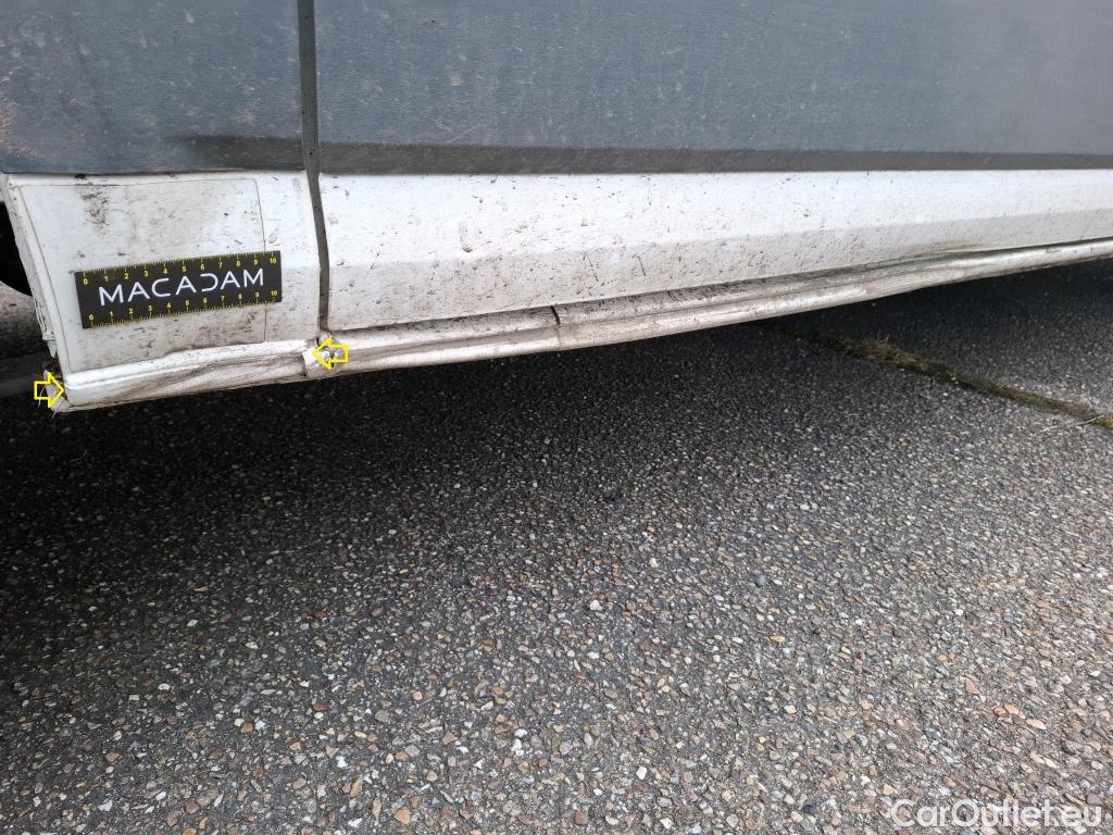  Volkswagen  Crafter  Fourgon Fourgon 35 mittlerer Radstand mit Hochdach FWD 2.0 140CV BVM6 #17