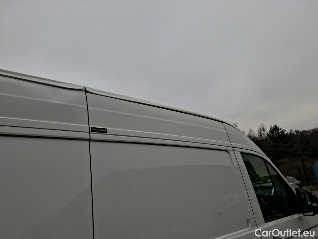  Volkswagen  Crafter  Fourgon Fourgon 35 mittlerer Radstand mit Hochdach FWD 2.0 140CV BVM6 #13