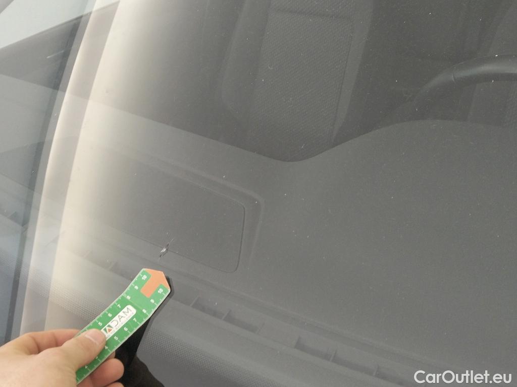  Volkswagen  Passat VOLKSWAGEN  / 2019 / 4P / sedán Business 2.0 TDI 90kW (122CV) DSG #2