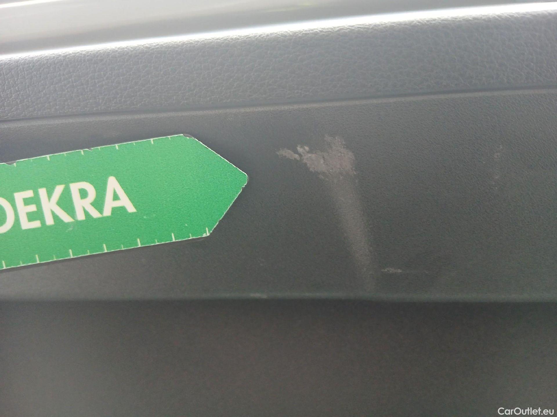  Audi  Q2 AUDI  / 2016 / 5P / todoterreno Design 30 TFSI 85kW (116CV) #43