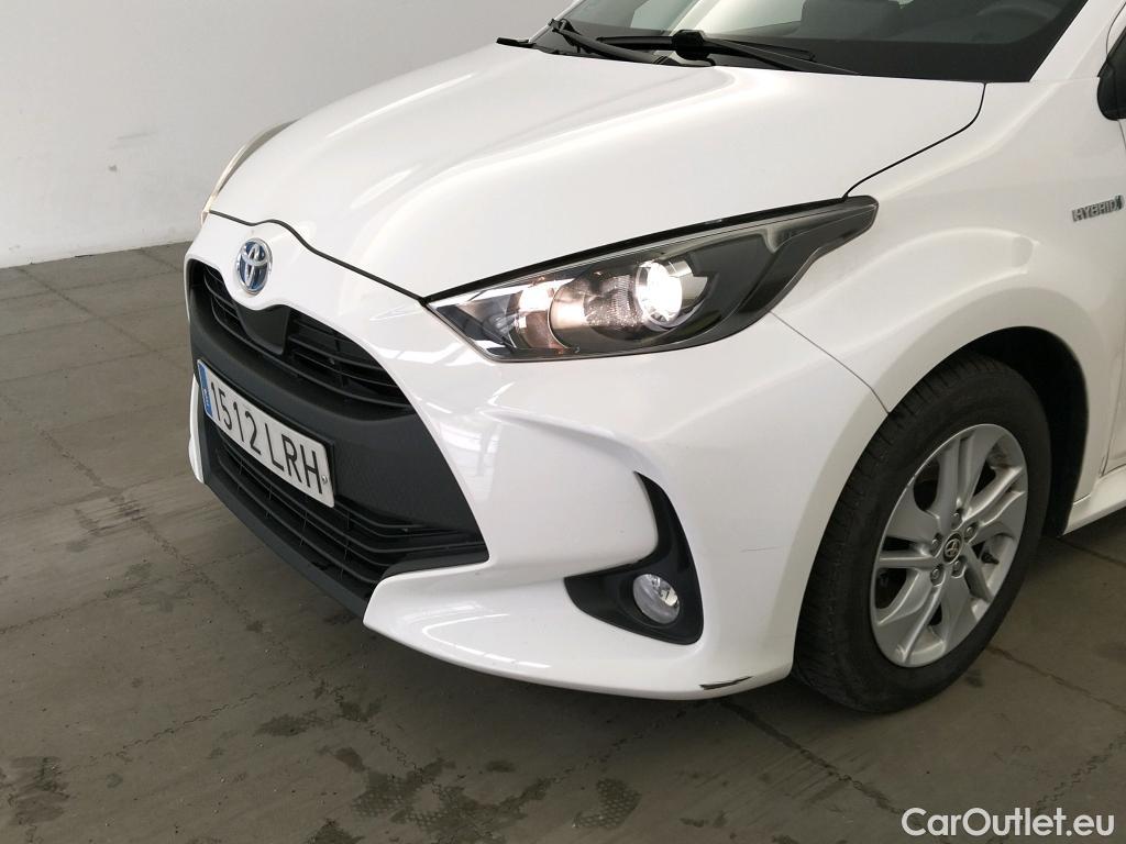  Toyota  Yaris TOYOTA  / 2020 / 5P / berlina con portón 1.5 120H Business Plus #15