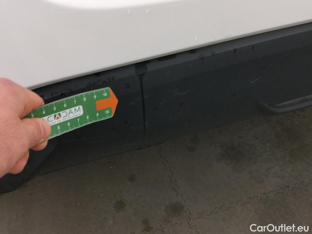  Toyota  Yaris TOYOTA  / 2020 / 5P / berlina con portón 1.5 120H Business Plus #24