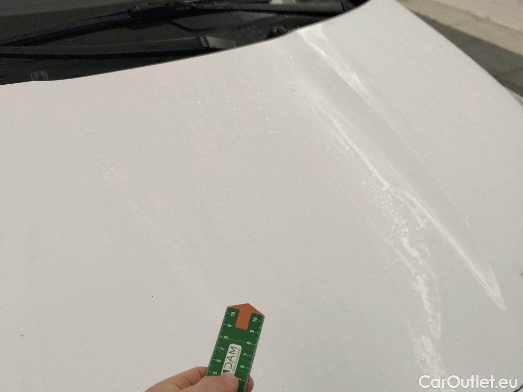  Toyota  Yaris TOYOTA  / 2020 / 5P / berlina con portón 1.5 120H Business Plus #7