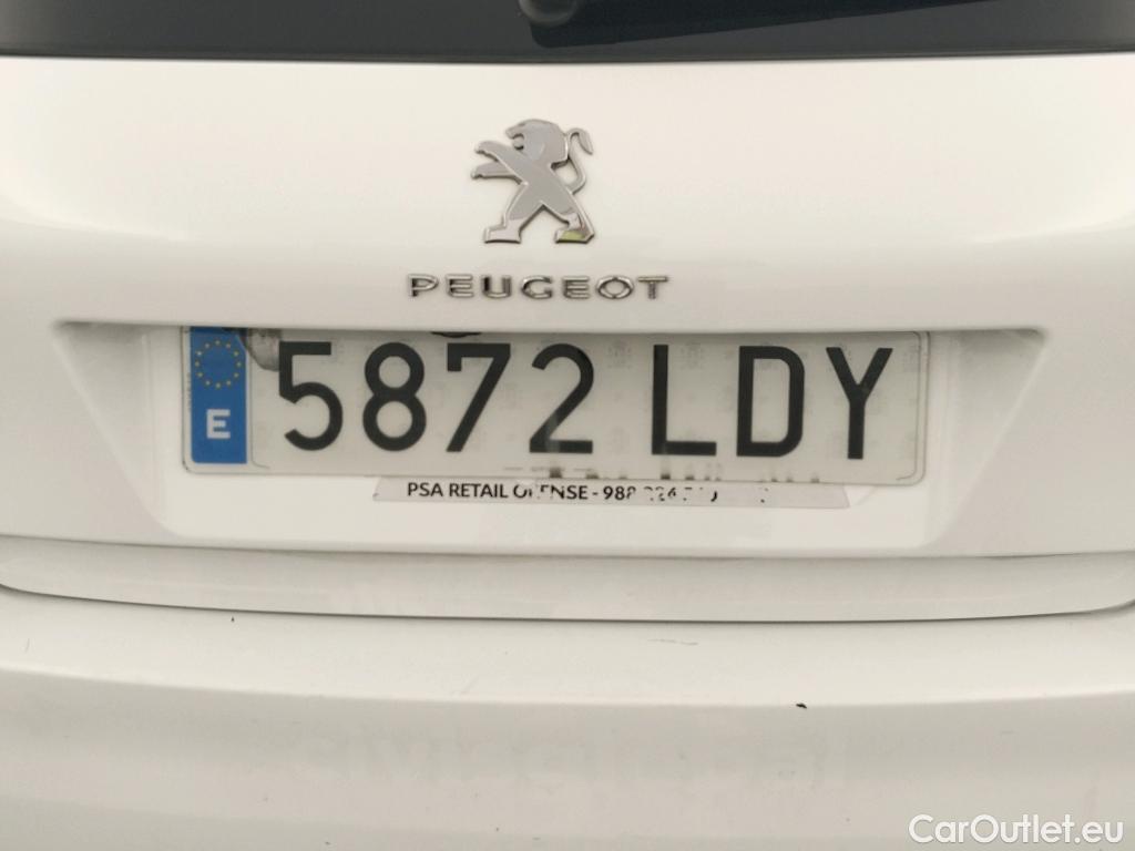  Peugeot  308 PEUGEOT  / 2017 / 5P / berlina con portón 5P Style BlueHDi 100 S&S 6 Vel. MAN #15