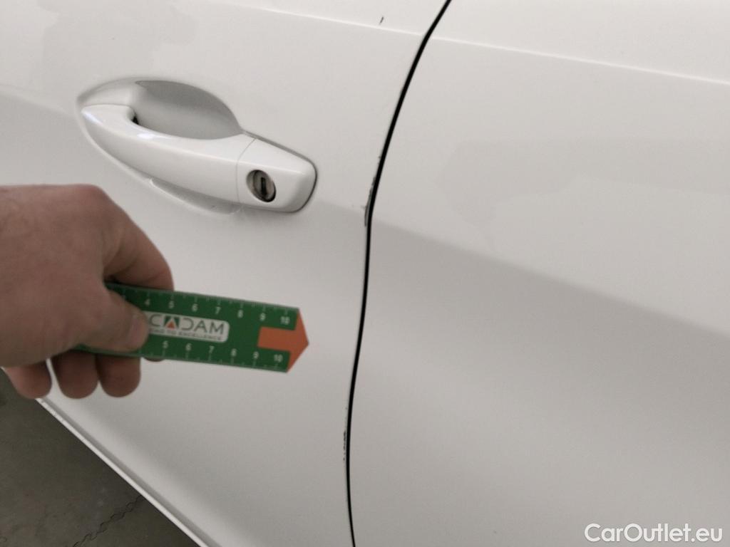  Peugeot  308 PEUGEOT  / 2017 / 5P / berlina con portón 5P Style BlueHDi 100 S&S 6 Vel. MAN #20