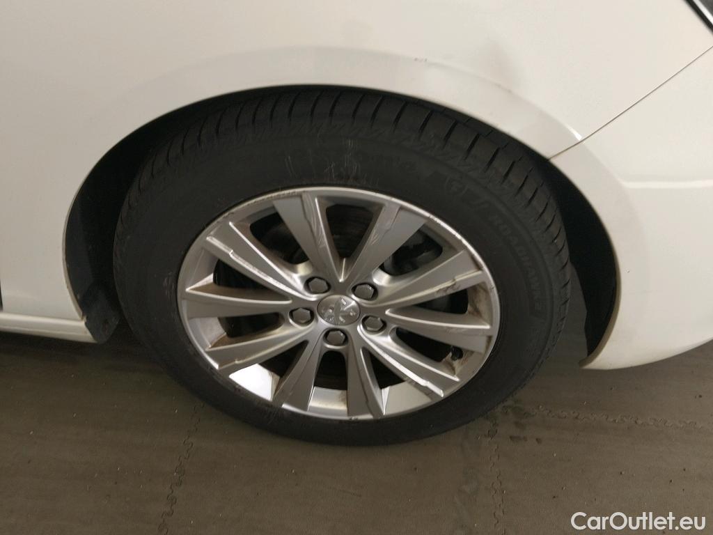  Peugeot  308 PEUGEOT  / 2017 / 5P / berlina con portón 5P Style BlueHDi 100 S&S 6 Vel. MAN #7