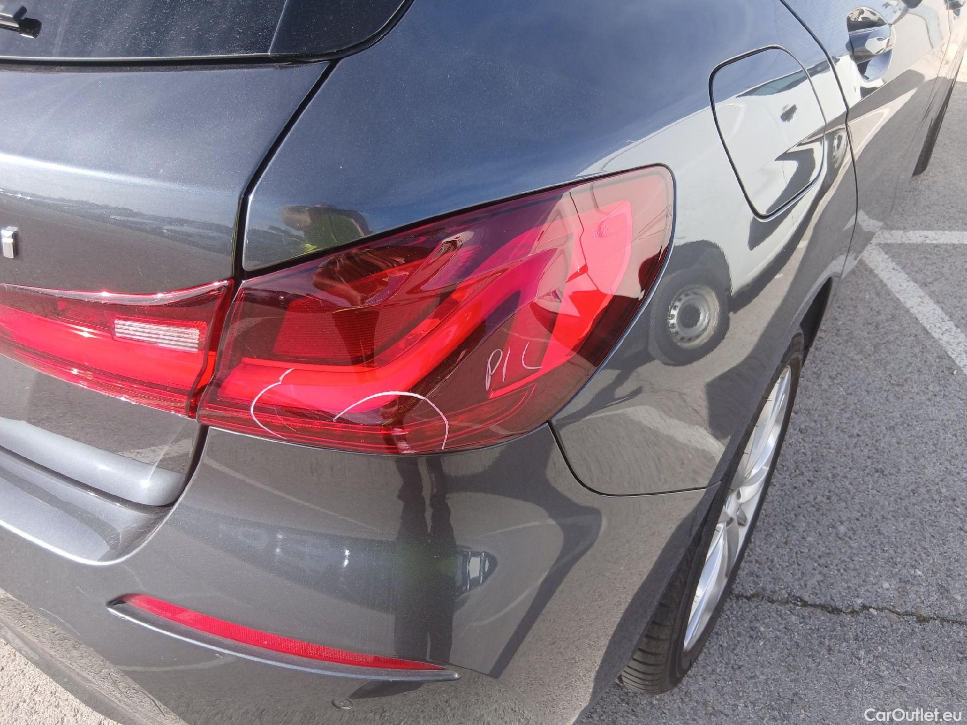  Bmw  Serie 1 BMW  / 2019 / 5P / berlina con portón 118i #23