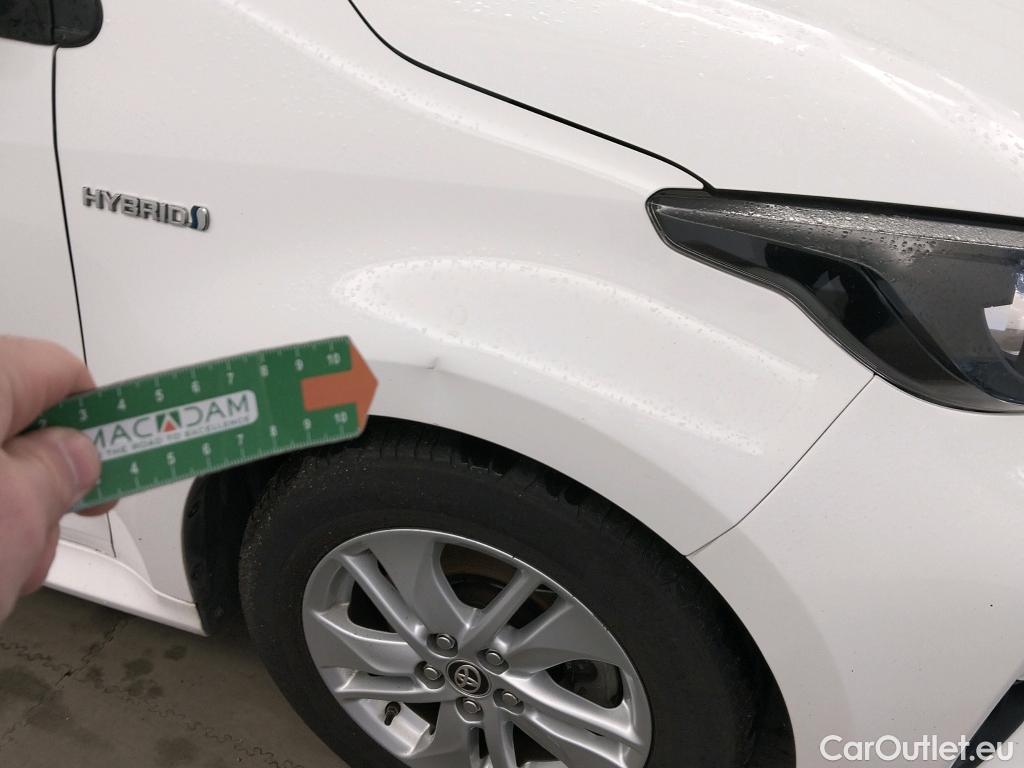  Toyota  Yaris TOYOTA  / 2020 / 5P / berlina con portón 1.5 120H Business Plus #6