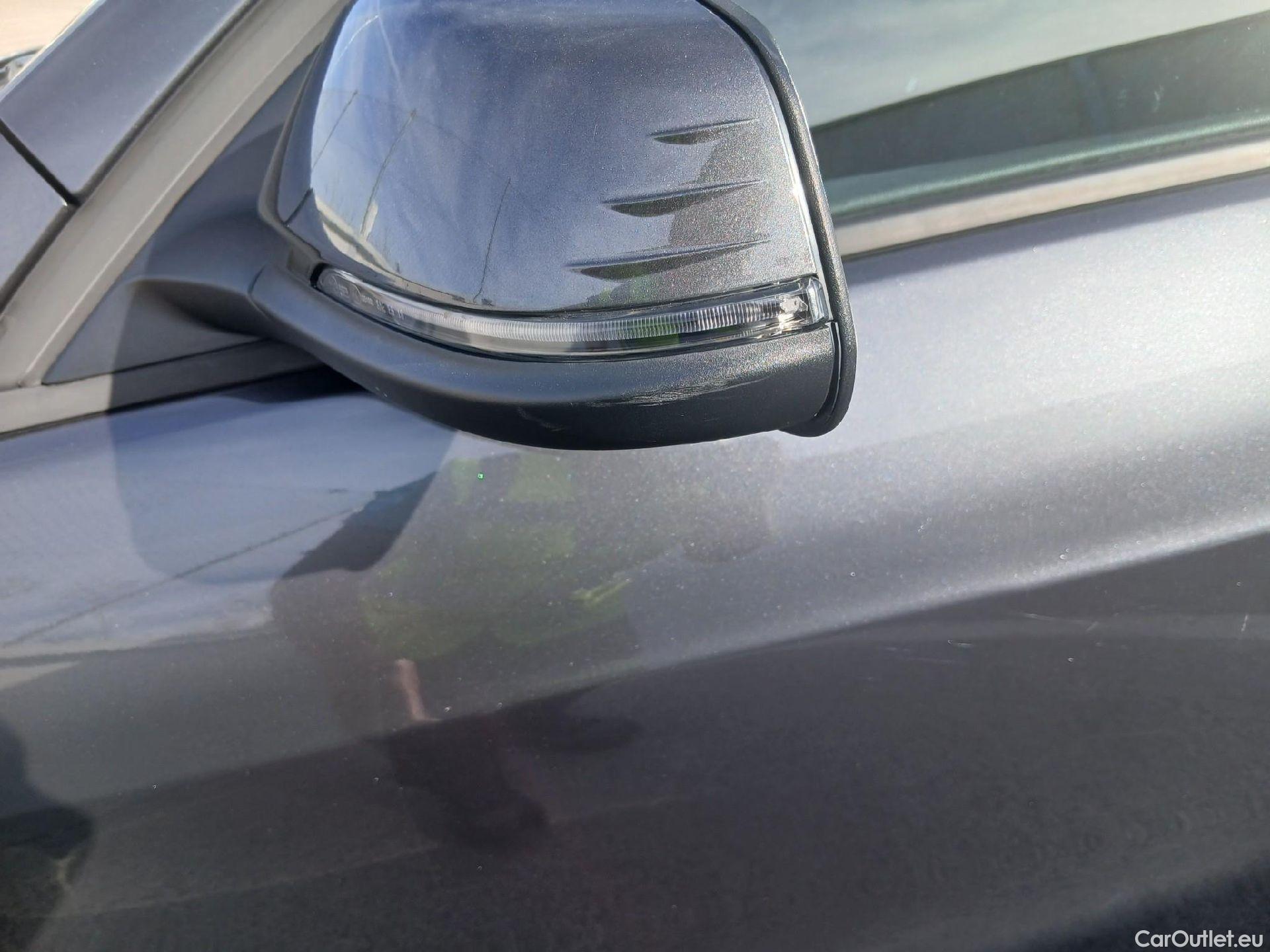  Bmw  Serie 1 BMW  / 2019 / 5P / berlina con portón 118i #16