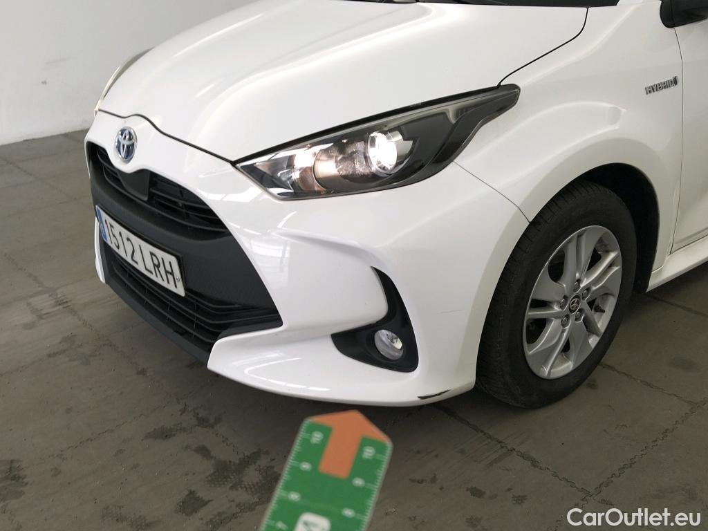  Toyota  Yaris TOYOTA  / 2020 / 5P / berlina con portón 1.5 120H Business Plus #16