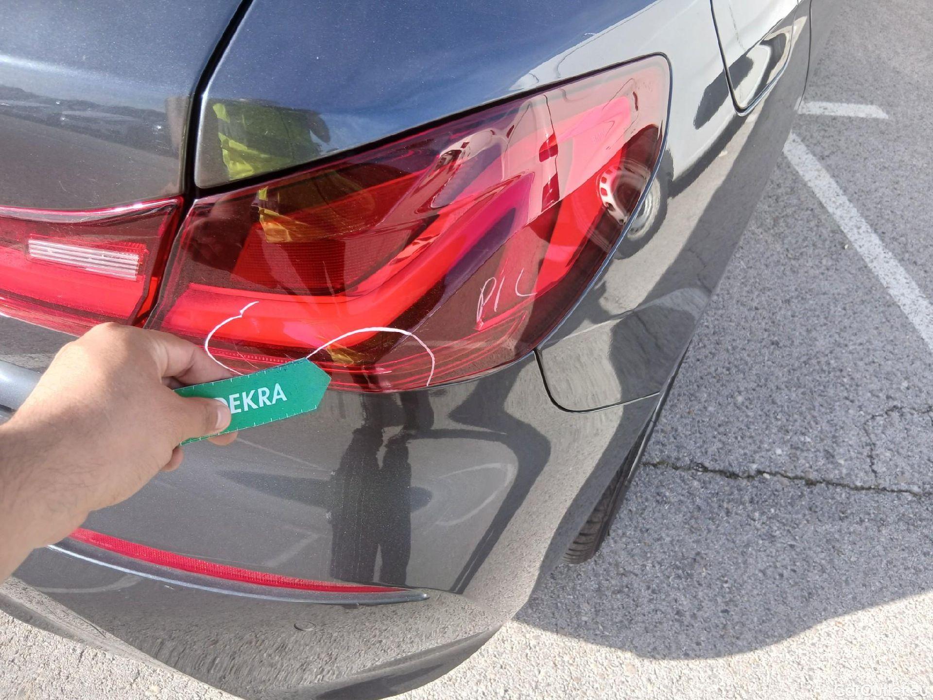  Bmw  Serie 1 BMW  / 2019 / 5P / berlina con portón 118i #24