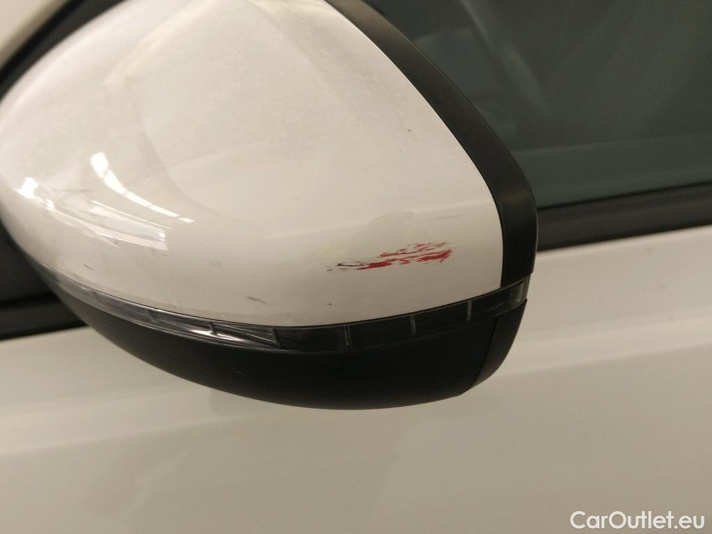  Peugeot  308 PEUGEOT  / 2017 / 5P / berlina con portón 5P Style BlueHDi 100 S&S 6 Vel. MAN #17