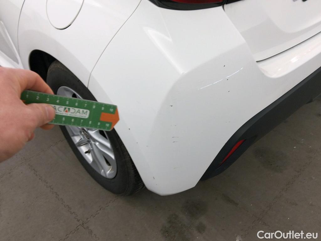  Toyota  Yaris TOYOTA  / 2020 / 5P / berlina con portón 1.5 120H Business Plus #19