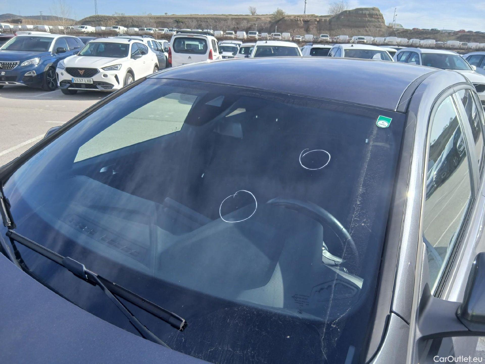  Bmw  Serie 1 BMW  / 2019 / 5P / berlina con portón 118i #12