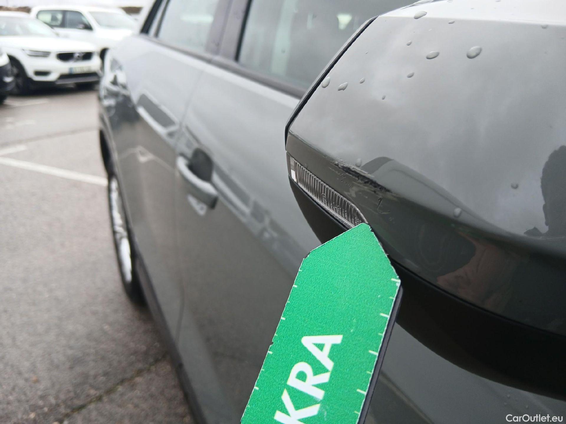  Audi  Q2 AUDI  / 2016 / 5P / todoterreno Design 30 TFSI 85kW (116CV) #52